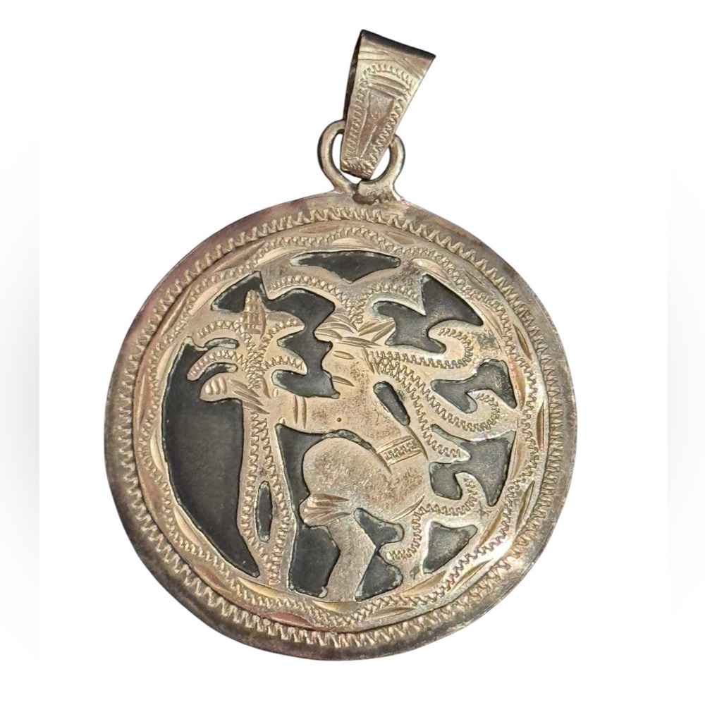 Vintage Mexico 800 Silver Pendant with Intricate Aztec Design